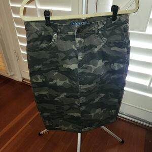 Jean-like Camo Skirt, size 12